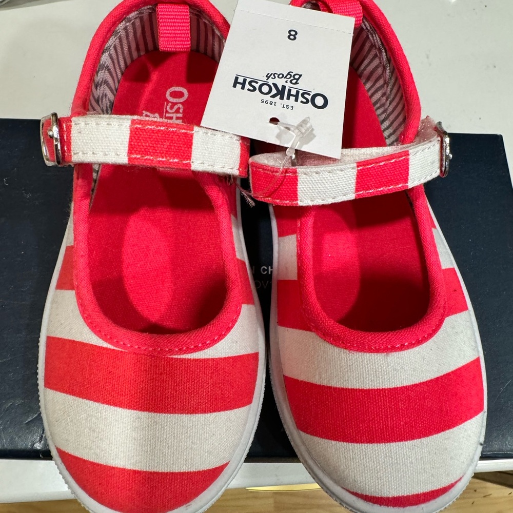 Brand New OshKosh B’gosh Mary Janes Hot Pink size 8t